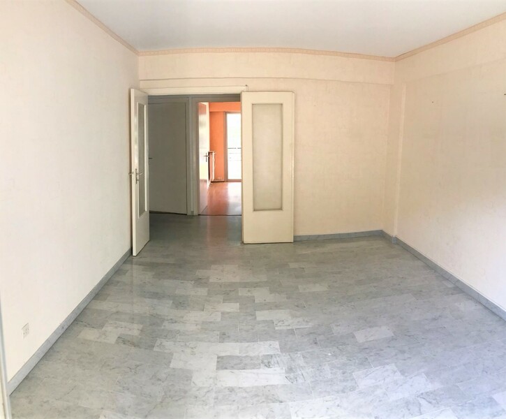 THREE ROOMS APARTMENT IN LAST FLOOR WITH PARKING AND CAVE