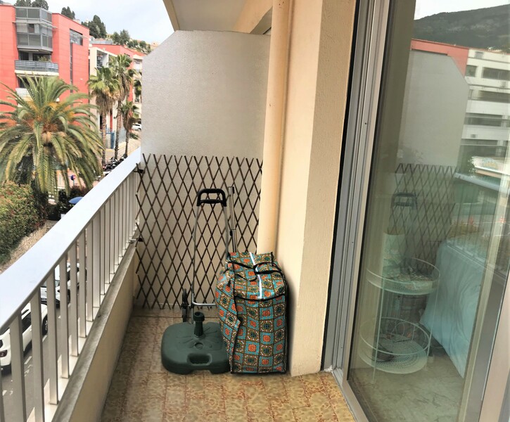 TWO ROOMS APARTMENT IN THE CENTRE OF MENTON